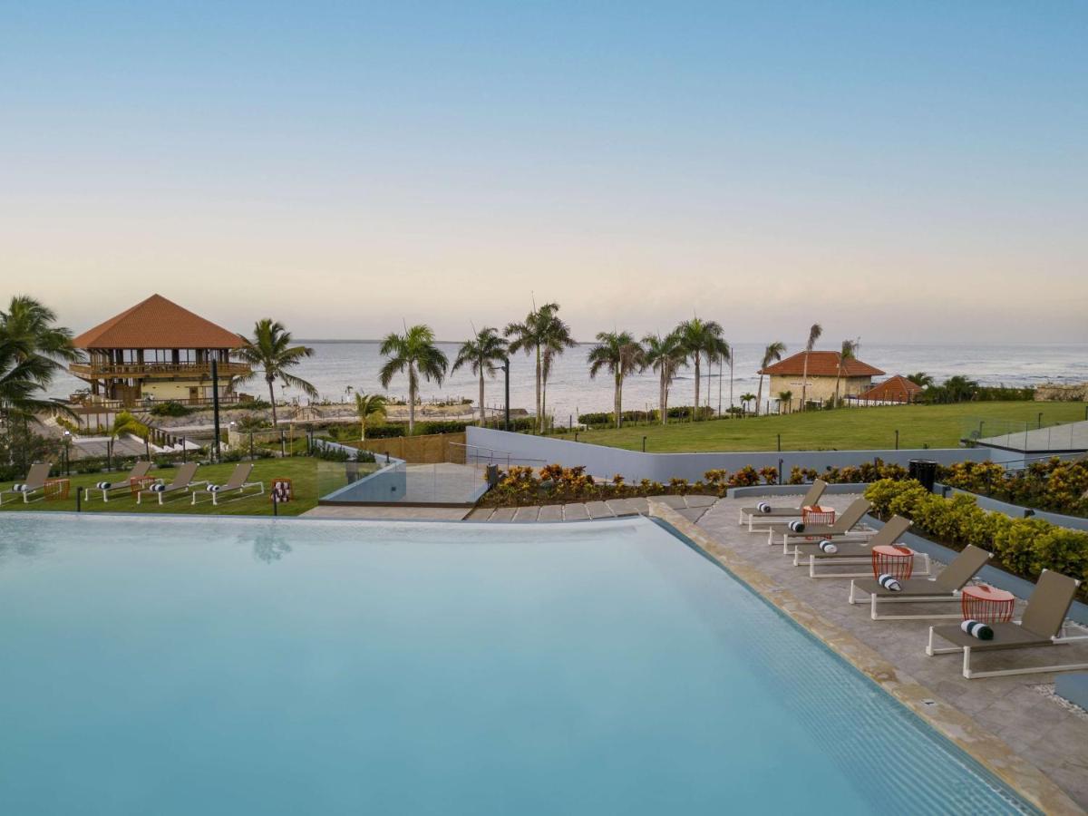 Hilton Garden Inn La Romana Exterior photo